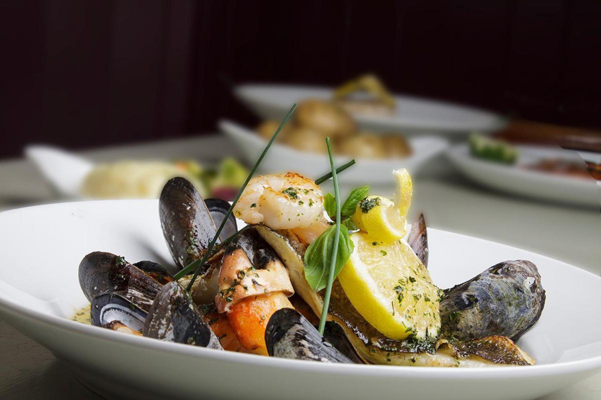 The Rusty Mackerel Villa Teelin Bagian luar foto